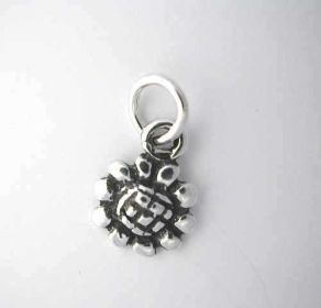 Sterling Silver daisy * FLOWER CHARM * Pretty